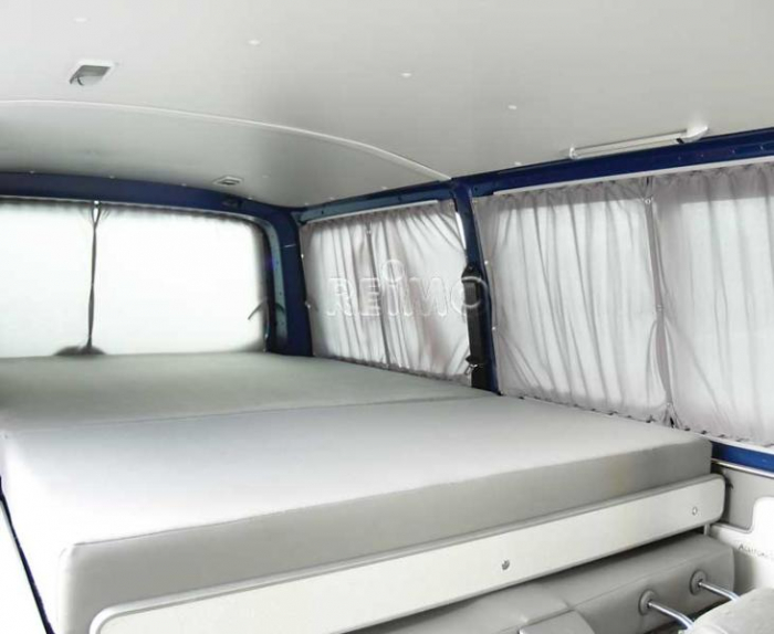 https://www.rolimag.ro/set-de-perdele-vw-t6-5-lr-gri-translucid.html?preview=1#prod-gallery-1 [3]