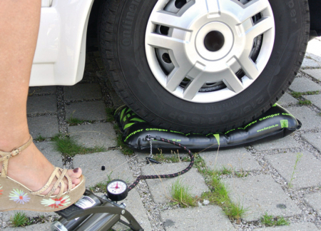 Nivelatoare - https://www.rolimag.ro/perne-de-aer-pentru-anvelope-camper-plat-p%C3%A2n%C4%83-la-255-mm-l%C4%83%C8%9Bime-a-anvelopei.html?preview=1#prod-gallery-1