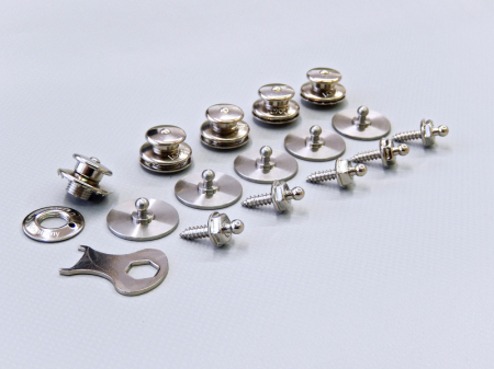 Copertine-accesorii - https://www.rolimag.ro/capse-de-siguran%C8%9B%C4%83-loxx-argintiu-5buc.html?preview=1#prod-gallery