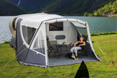 Copertina in saculet-caseta-accesorii - https://www.rolimag.ro/copertin%C4%83-cu-aer-adria-action-air-391.html?preview=1#prod-gallery