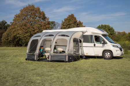 Cort-covor-fusta-terasa-accesorii - https://www.rolimag.ro/copertin%C4%83-cu-aer-copertin%C4%83-pentru-rulote-de-categorie-premium.html?preview=1#prod-gallery