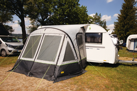 Copertina in saculet-caseta-accesorii - https://www.rolimag.ro/copertin%C4%83-gonflabil%C4%83-pentru-rulote-one-beam-air.html?preview=1#prod-gallery