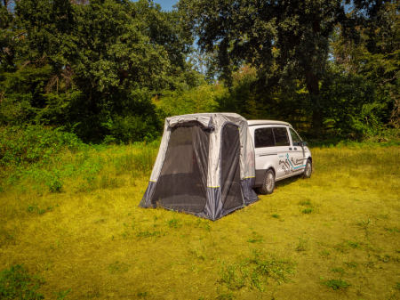https://www.rolimag.ro/cort-spate-update-vito-premium-pentru-mercedes-vito.html?preview=1#prod-gallery-1 [3]