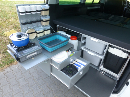 Articole camping-gratare-accesorii - https://www.rolimag.ro/cutie-de-camping-l-cm-pentru-vw-t6-5-multivan-california-beach-cu-banca-originala-cu-3-locuri.html?preview=1#prod-gallery-1