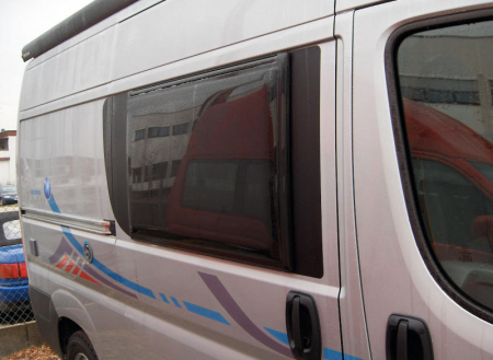 Fereastra - https://www.rolimag.ro/geam-fiat-ducato-din-07-06-985x465mm-pentru-u%C8%99a-glisanta.html?preview=1#prod-gallery
