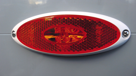 Stop-ochi de pisica-gabarit - https://www.rolimag.ro/lumin%C4%83-lateral%C4%83-cu-led-pentru-construc%C8%9Bie-12v-baz%C4%83-alb%C4%83-sb.html?preview=1#prod-gallery