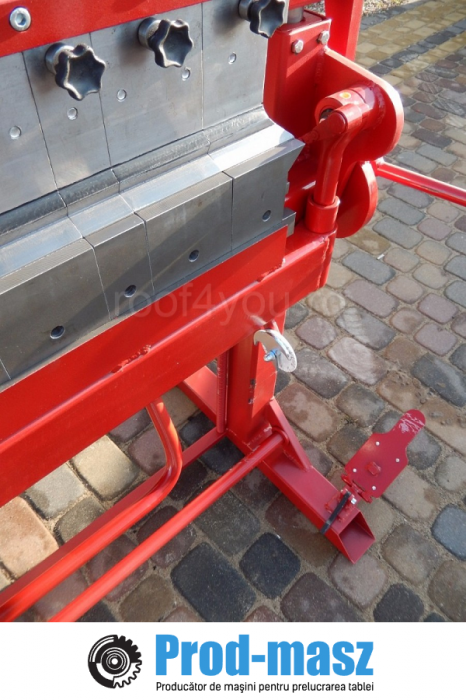 Abkant manual cu segmenti, lungime de lucru 1400 mm/ indoire max 1.5 mm [3]