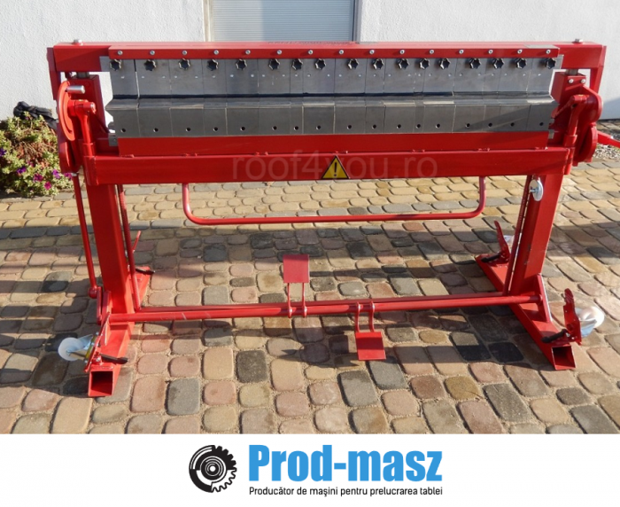 Abkant manual cu segmenti, lungime de lucru 1400 mm/ indoire max 1.5 mm [6]