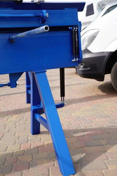 Abkant ZGR lungime de lucru 4m, indoire otel max 0.7mm, unghi lucru 160°, 700kg. [2]