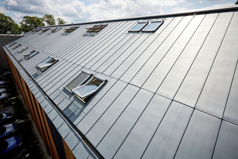 fereastra-mansarda-designo-r68c-deschidere-mediana-lemn [5]