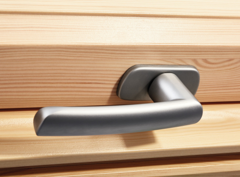 fereastra-mansarda-designo-r69p-lemn-deschidere-mediana [4]