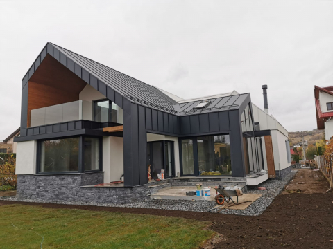 - Proiecte Roof4you - Invelitoare aluminiu prevopsit RAL 7016 + RAL 9010
