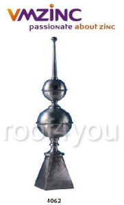- Ornamente invelitori - Terminal standard VMZINC, inaltime totala 500 mm, baza 100 x 100 mm, inaltime baza 110 mm, diamentru baza Ø 52, diametru tija Ø 16 mm, diametru bila Ø 80 si 100 mm, Model 4062