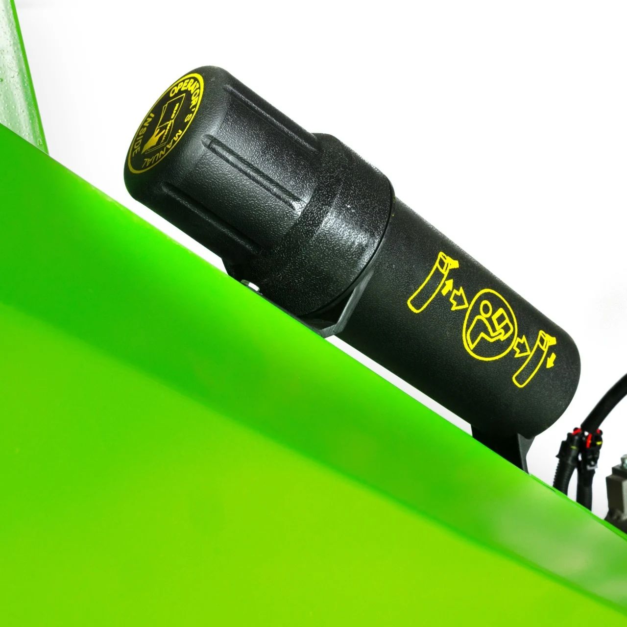 Tocator de crengi, benzina, diametru Ø150mm, carlig de remorcare, 15 Cp, 420 Cc, 25m3/h, 3600 Rpm, pentru rumegus, Micul Fermier [15]