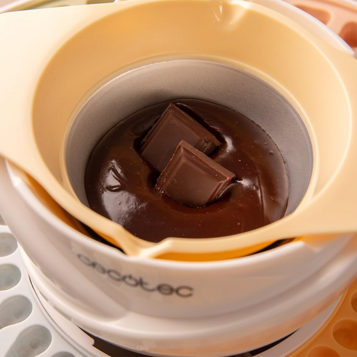 Aparat 2 in 1 Cecotec Fun&Sugar Gummy pentru preparat jeleuri si fondue de ciocolata ,40 W, 4 matrite din silicon, 4 tavi detasabile, design compact, usor de curatat [5]