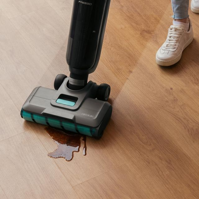 Aspirator vertical cu functie mop Cecotec FreeGo Wash&Vacuum Spray, 250W, Autonomie 30minute, 2 rezervoare, Baza cu autocuratare [5]