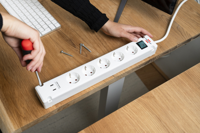 Prelungitor Brennenstuhl Bremounta 5 prize, 2 x USB-C, 3m, Buton On/Off, prindere in suruburi , Alb [6]