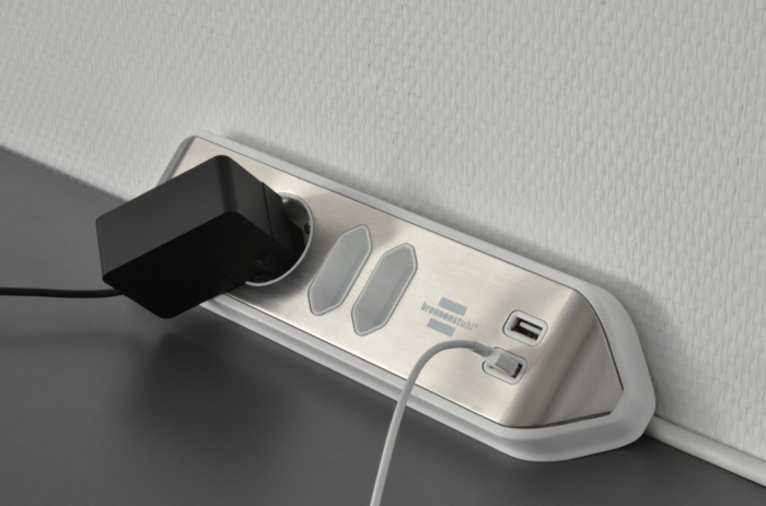 Prelungitor pentru perete/colt Brennenstuhl Estilo 4 prize, 2 USB, 3.1 A, 2m Inox, Adeziv inclus, Argintiu-Alb [10]