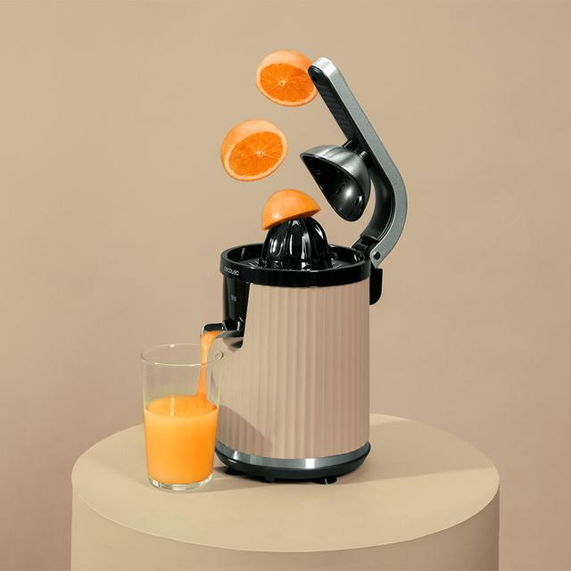 Storcator de citrice Cecotec Xqueeze RetroJuice 600, 600w, filtru din inox, anti picurare, 2 conuri de plastic, Bej [4]
