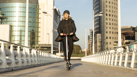 Trotineta electrica Bongo Serie A Advance Connected, putere motor 350 W, baterie detasabila, autonomie 35 Km, viteza maxima 25 Km/h [2]