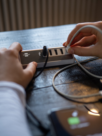 Prelungitor Brennenstuhl Estilo 4x USB-A, 1x USB C, Inox, 4.2A, Argintiu-Alb [7]