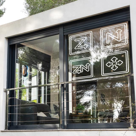 Robot curatare geamuri cu pulverizator Cecotec Windroid W10 DoubleSpray, 3 in 1, 4 moduri, Control telecomanda si aplicatie, 12 mopuri incluse [5]