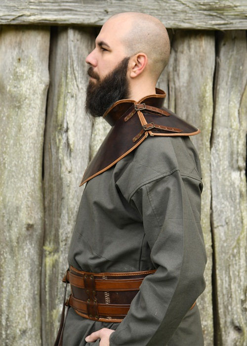 Guler medieval din piele [3]