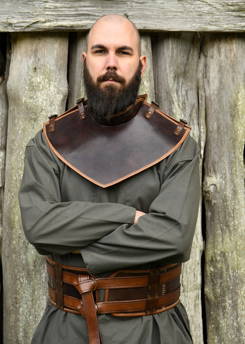 Guler medieval din piele [2]
