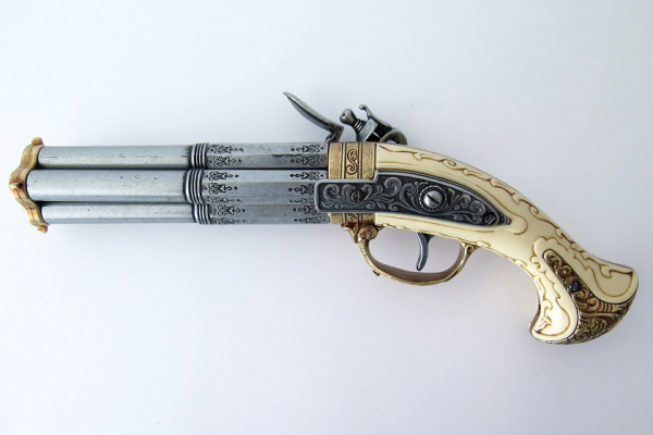 Pistol cu patru țevi rotative [2]