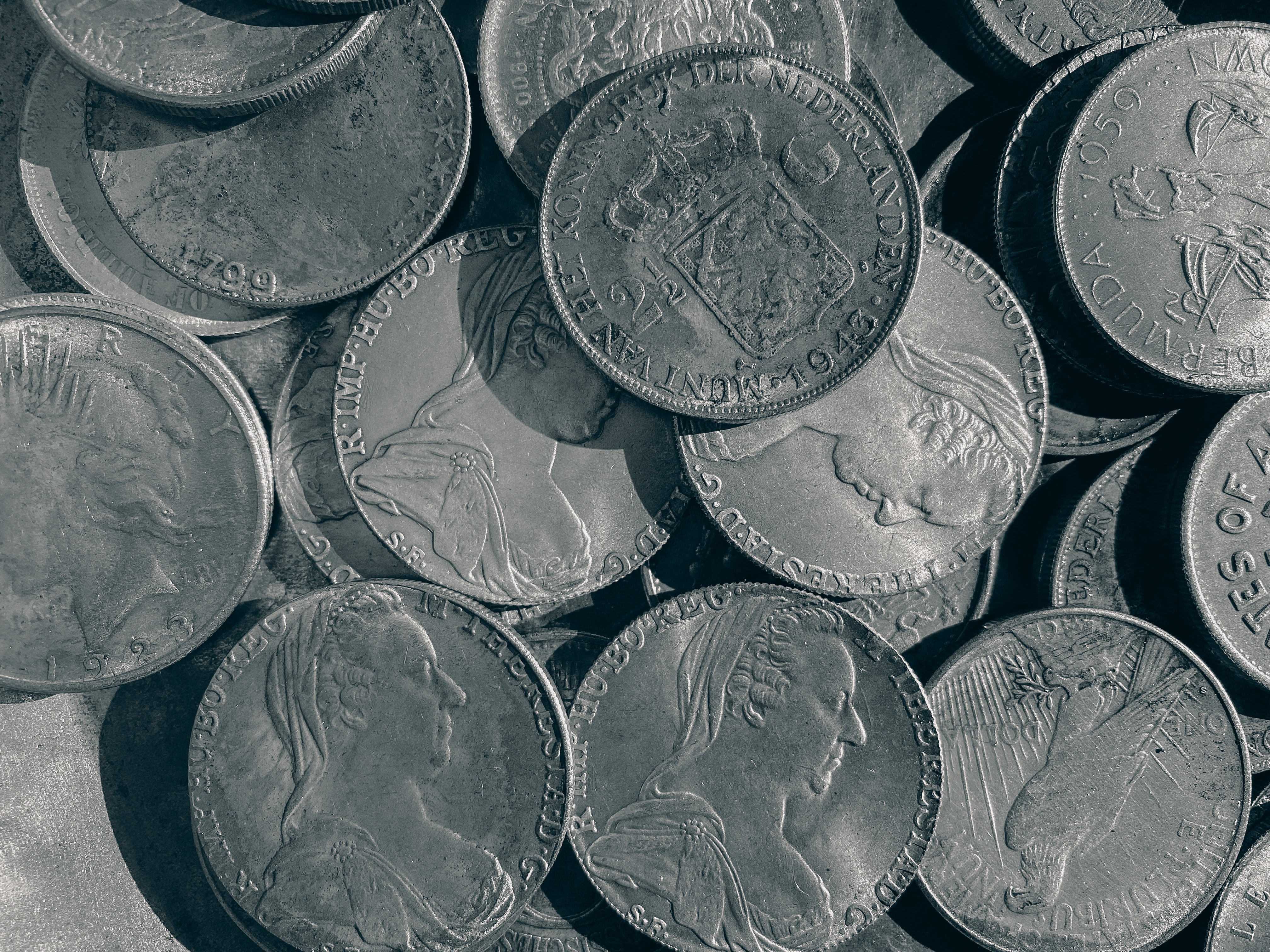 Cum se depozitează corect colecțiile numismatice?