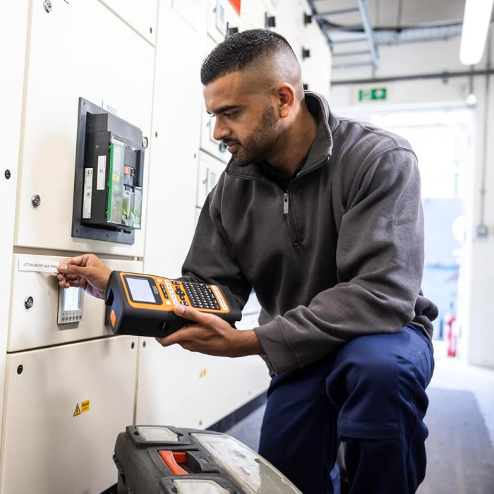 Brother PT-E560BT – Imprimanta profesionala portabila pentru etichete industriale [3]