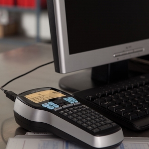 Aparat etichetat (imprimanta etichete) DYMO LabelManager 420 ABC kit cu servieta conectare la PC S0915480 915480 [4]