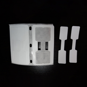 Etichete bijuterii 11mm x 54mm, plastic alb, punte neadeziva 113515