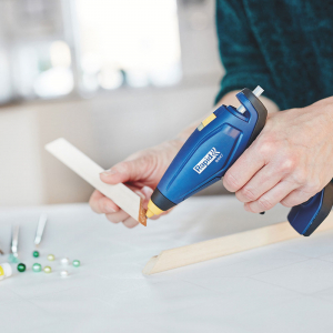 Rapid BGX7 cordless Glue Gun, 7mm glue stick, 20 seconds Heats, output 150 g/h, micro-USB charger included 50014018