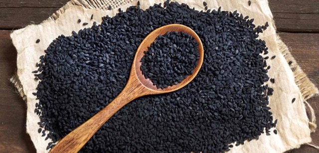 "Chimenul Negru: Aroma și beneficiile sale in săpunurile naturale"