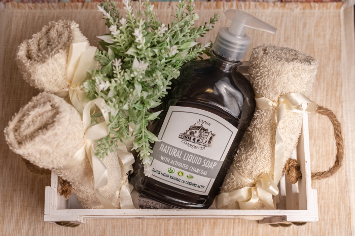 Săpun lichid natural cu cărbune activ și uleiuri esențiale – Detox și hidratare [2]