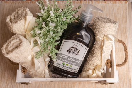 Săpun lichid natural cu cărbune activ și uleiuri esențiale – Detox și hidratare [1]
