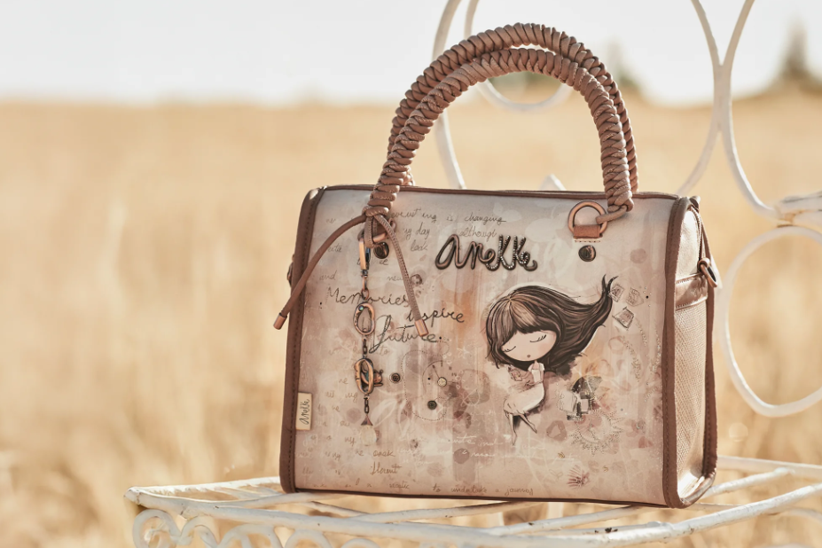 🌟 NOU: SaraTremo devine partener oficial Anekke în România! 🎒✨