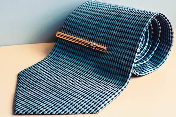 Acele de cravată - un accesoriu pentru bărbați mereu în trend