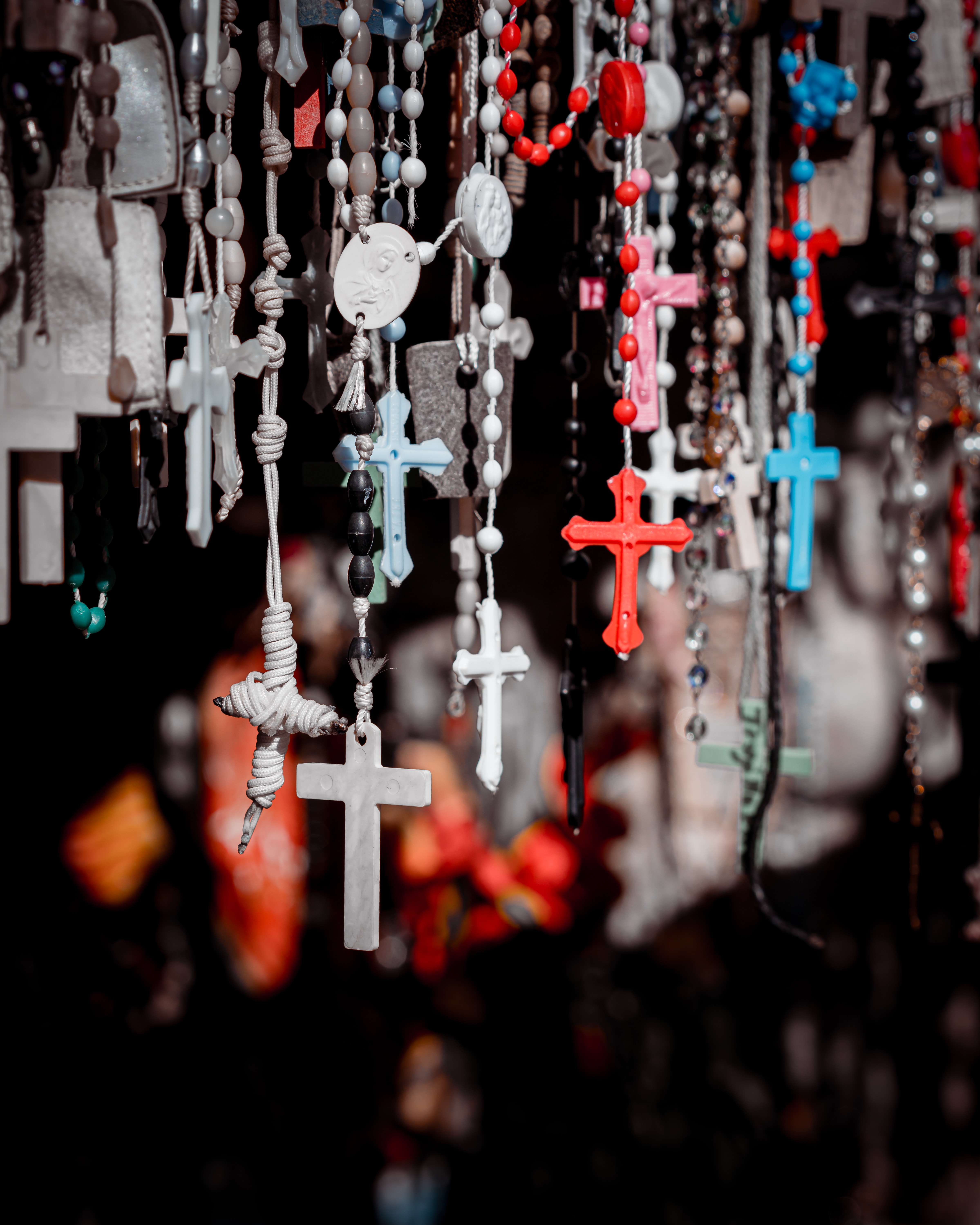 Cruciulițele din sticlă de Murano - simbolul speranței