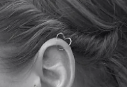 piercing in cartilajul urechii