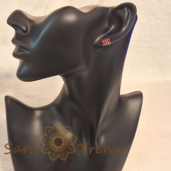 Cercei pe Lobul Urechii cu Cristale Zirconia Roșii și Închidere Fluturaș [4]