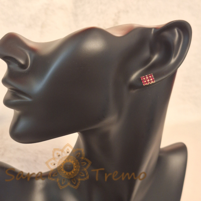 Cercei pe Lobul Urechii cu Cristale Zirconia Roșii și Închidere Fluturaș [5]