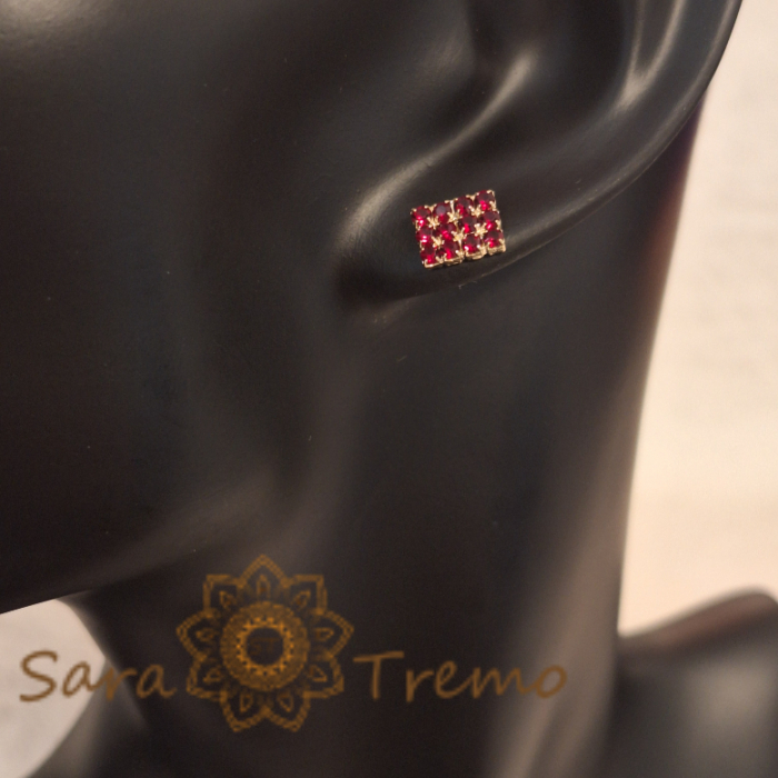 Cercei pe Lobul Urechii cu Cristale Zirconia Roșii și Închidere Fluturaș [8]