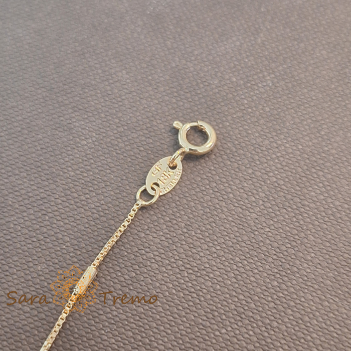 Brățara „Axis” – rafinament geometric în aur 18K [3]