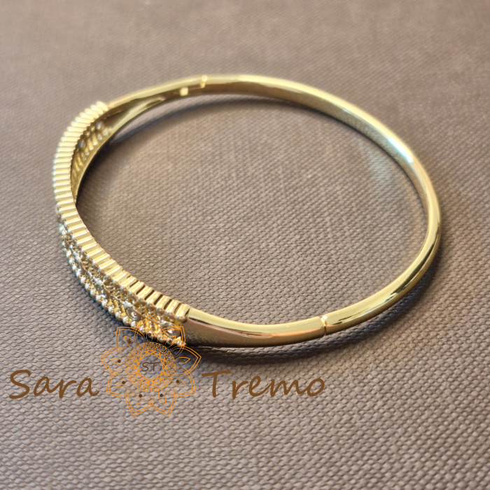 Bratara Regina Serii – fixa, cu cristale si textura couture, placata aur 14K [2]