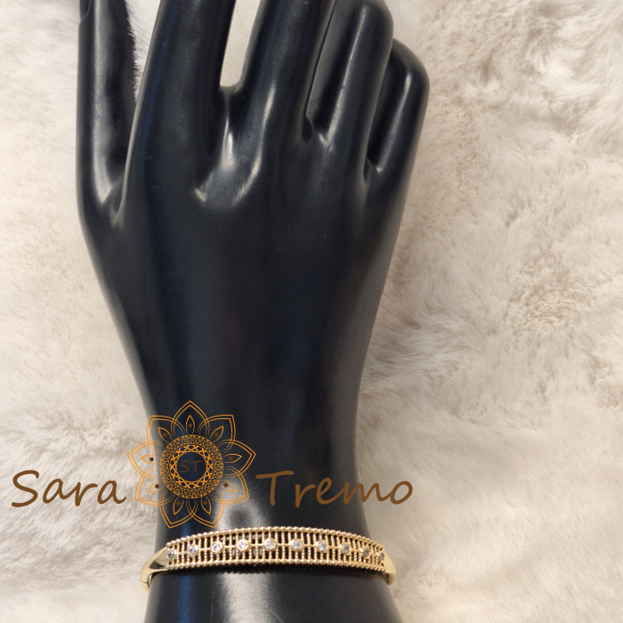 Bratara Regina Serii – fixa, cu cristale si textura couture, placata aur 14K [5]