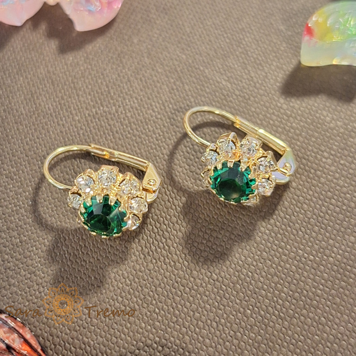 Cercei clasici placați cu aur – decor floare cu cristal zirconia verde [3]