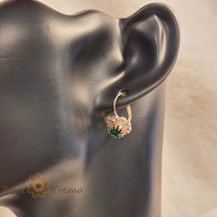 Cercei clasici placați cu aur – decor floare cu cristal zirconia verde [6]