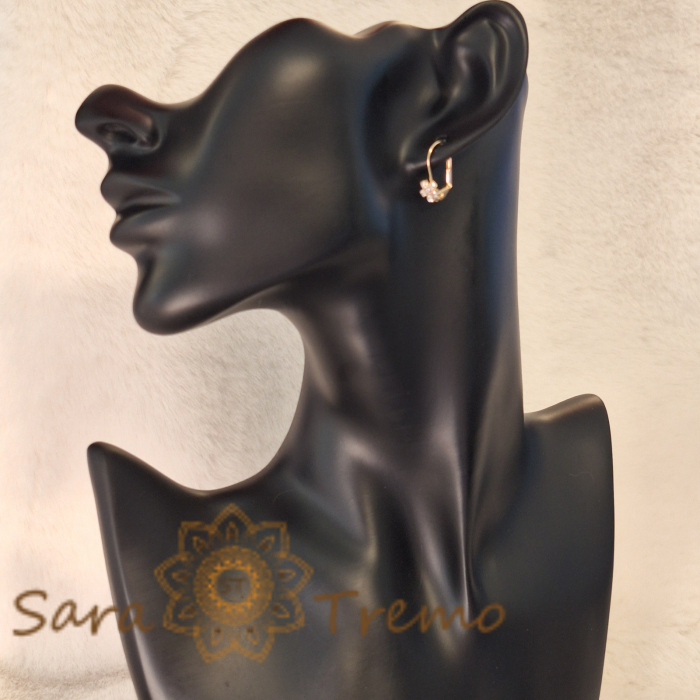 Cercei delicați tip floare cu cristale zirconia albe [3]